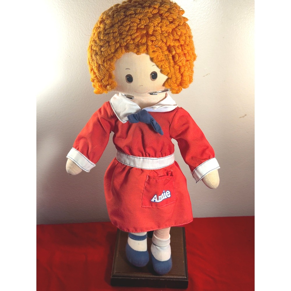 Vintage 1977 Little Orphan Annie Rag Doll Chicago Tribune Red Dress Yarn Hair